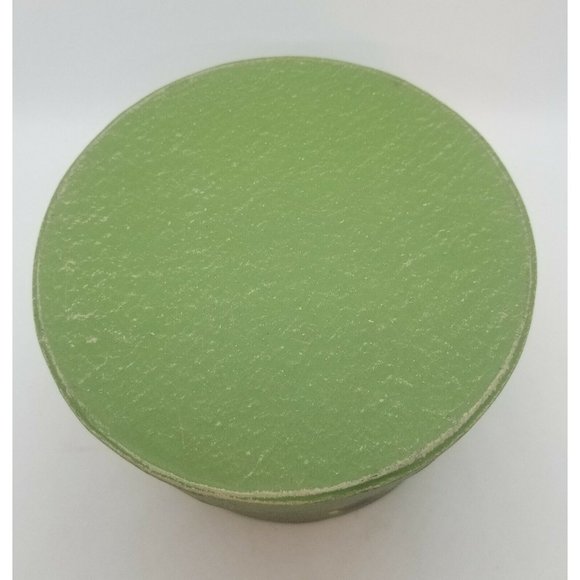 Round Gift Box Green Cardboard Kissing Black White Bunnies Happy Easter Spring - Picture 8 of 8